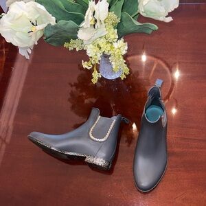 Jack Rogers Grey Sparkly Rain Boots